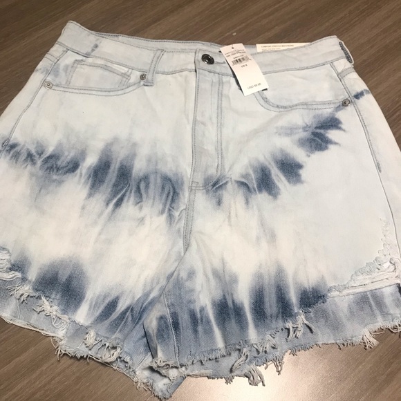American Eagle tie dye high waist shorts❤️ - Picture 3 of 8